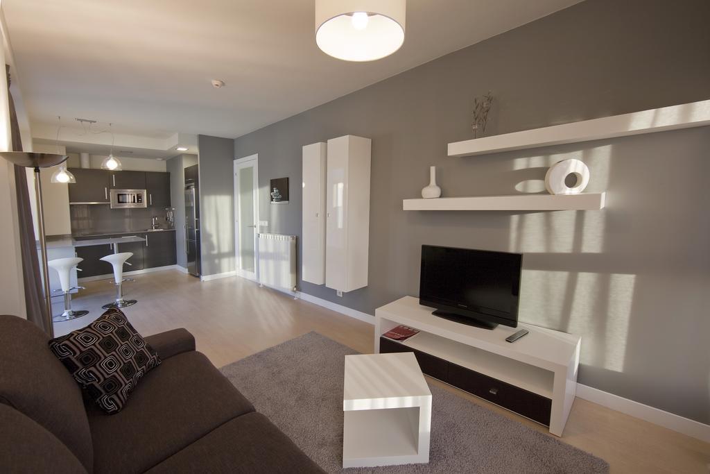 Apartamentos Irenaz Витория Экстерьер фото
