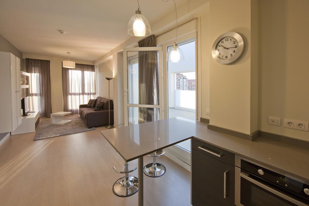 Apartamentos Irenaz Витория Экстерьер фото