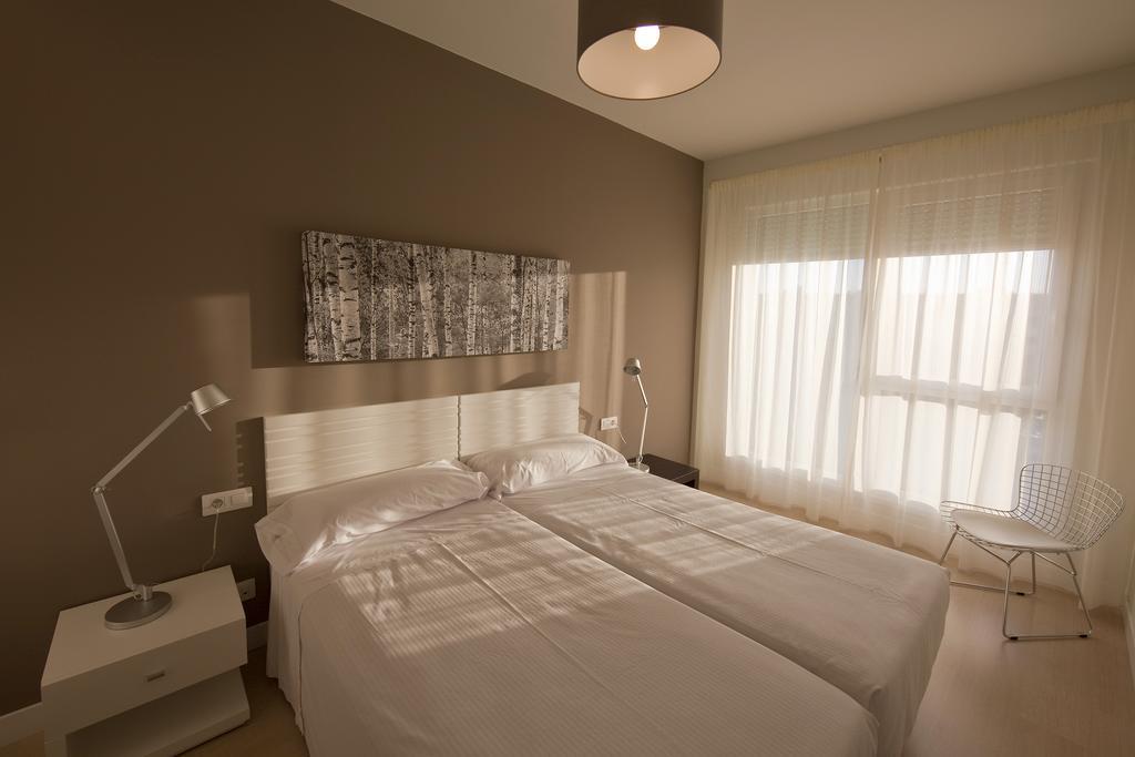 Apartamentos Irenaz Витория Экстерьер фото