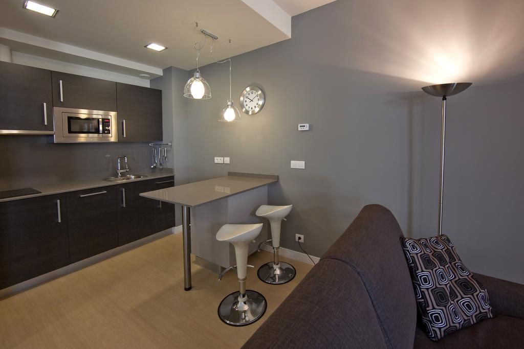 Apartamentos Irenaz Витория Экстерьер фото