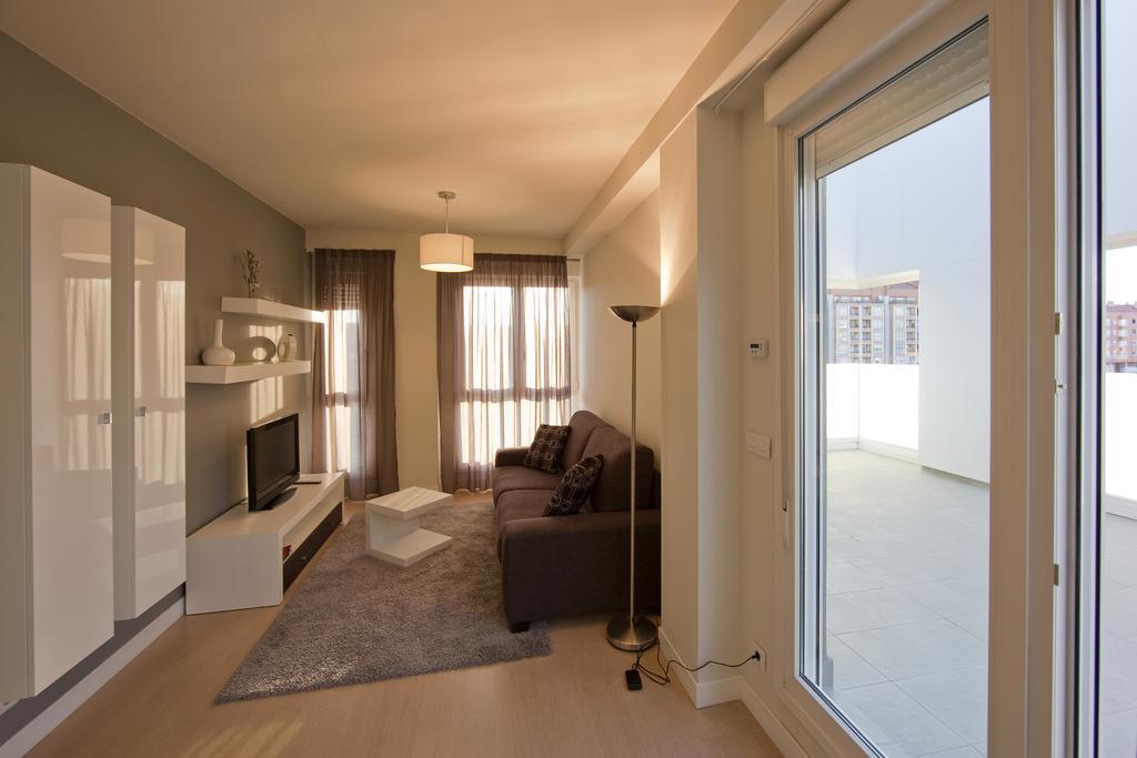 Apartamentos Irenaz Витория Экстерьер фото
