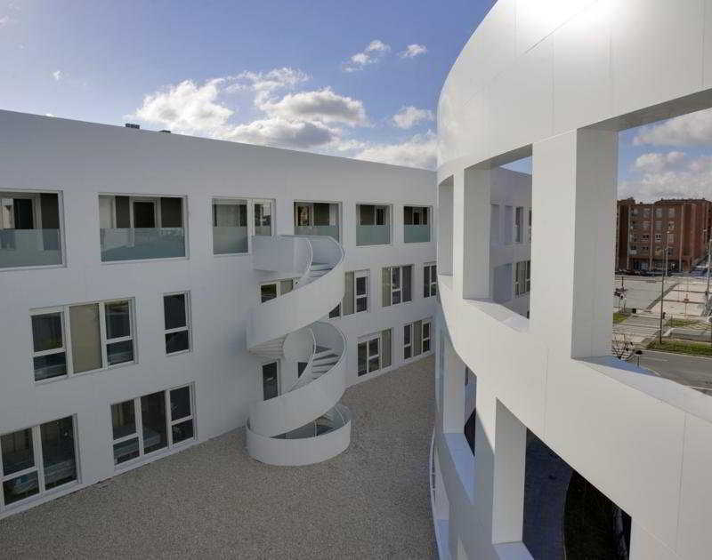 Apartamentos Irenaz Витория Экстерьер фото
