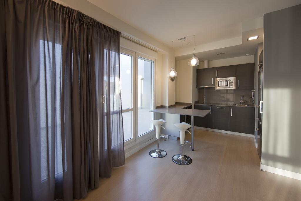 Apartamentos Irenaz Витория Экстерьер фото